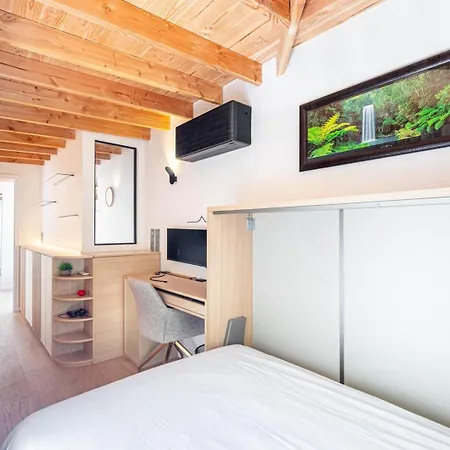 Guestready - Spacieux Apt. Avec Cour Privative Apartment Paris