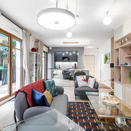 Guestready - Spacieux Apt. Avec Cour Privative Apartment Paris