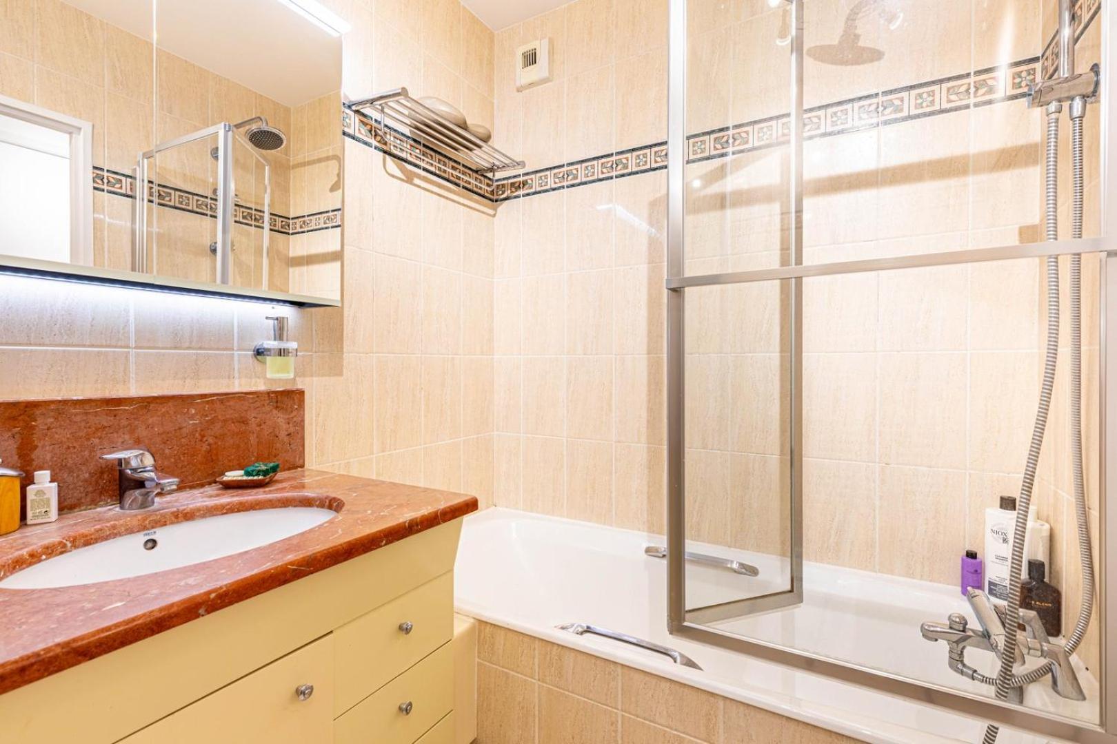 Appartamento Guestready - Spacieux Apt. Avec Cour Privative Parigi